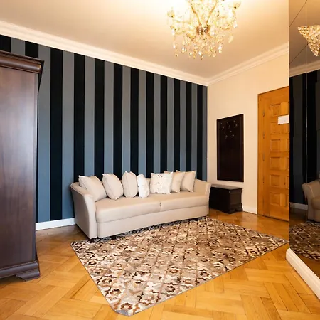 Casa Cranta 4* Brașov